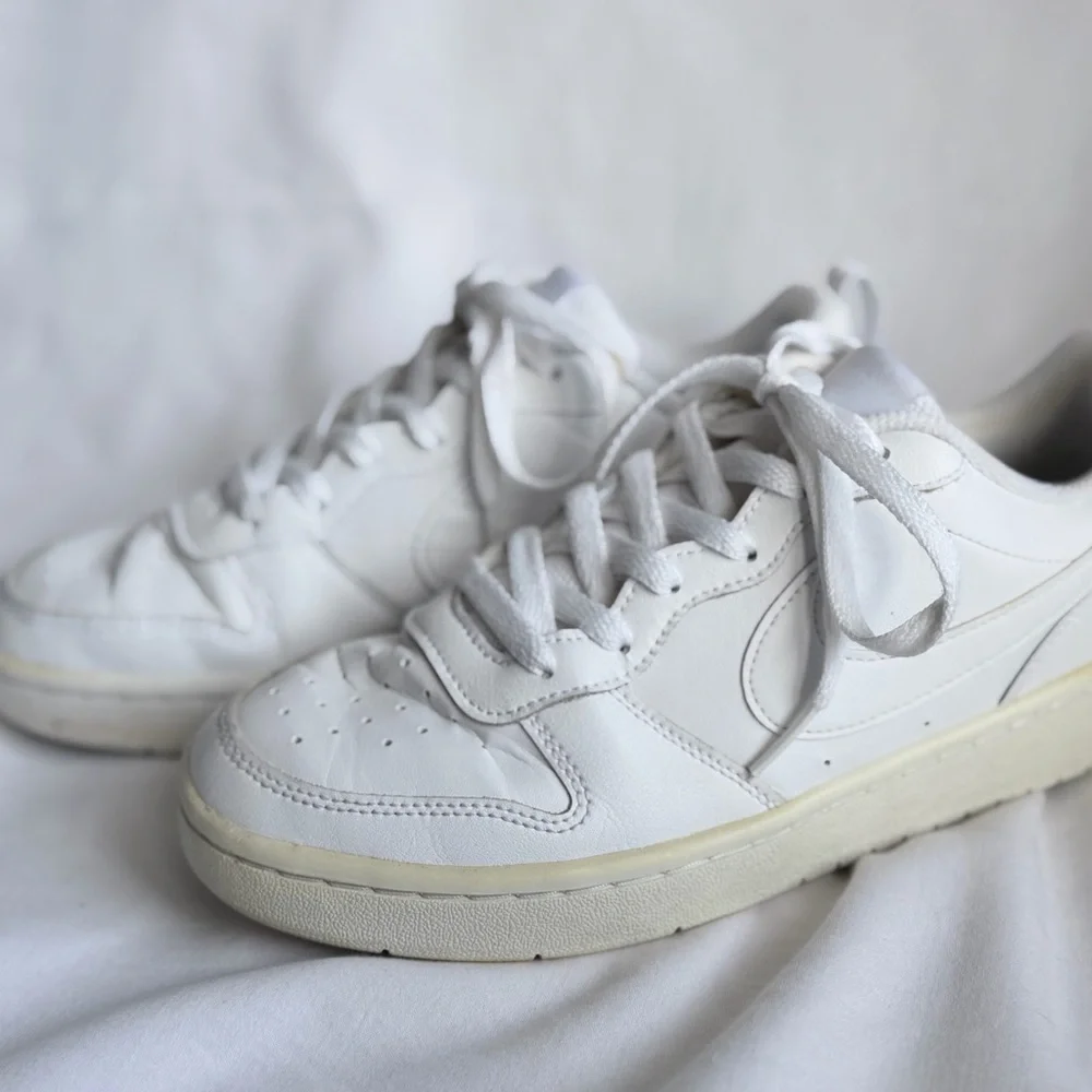 Nike sleek white